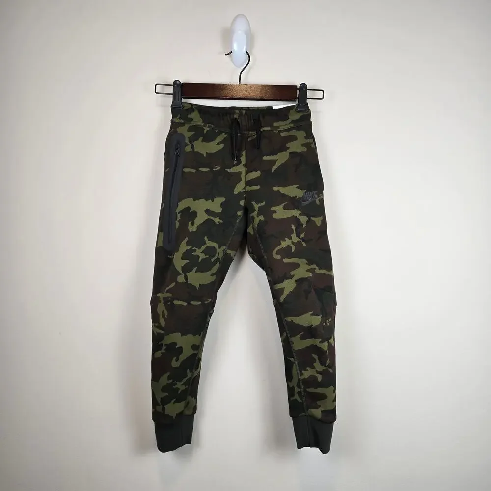 Nike Sportswear Tech Fleece Big Kids Size M/10-12 Camo Joggers Black/Sequoia